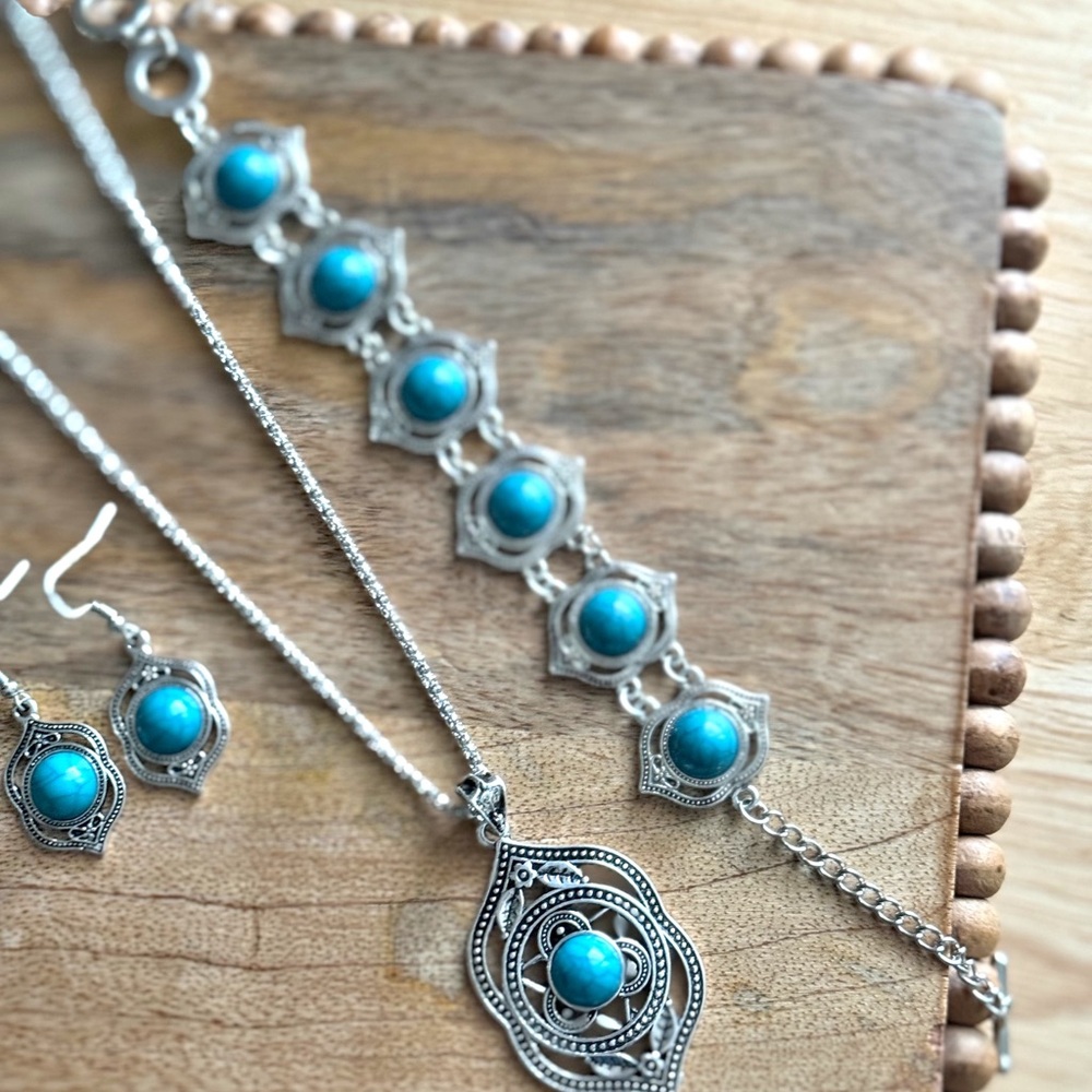 Vintage Inspired Bohemian 3-Piece Faux Turquoise Set Necklace Earrings Bracelet - Picture 6 of 13
